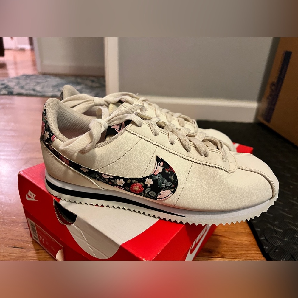 NIKE Cortez Basic LTR VF (GS) Size 7Y